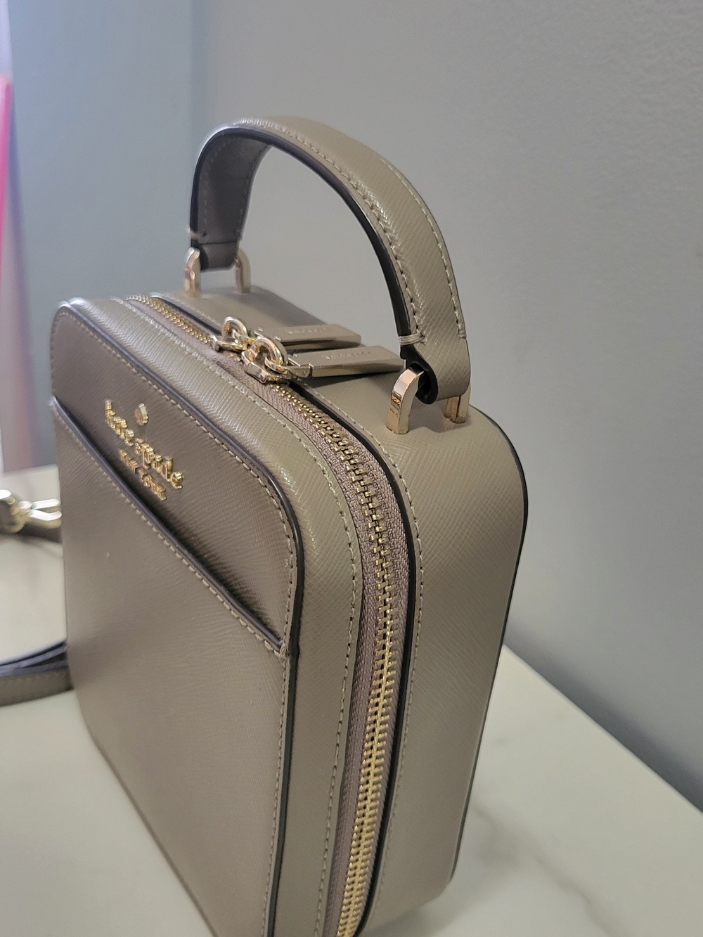 Kate Spade Taupe Crossbody with Gold Hardware - Picture 4 of 13
